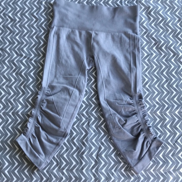 LULULEMON ATHLETICA FLOW RUCHED PANT - Picture 4 of 6